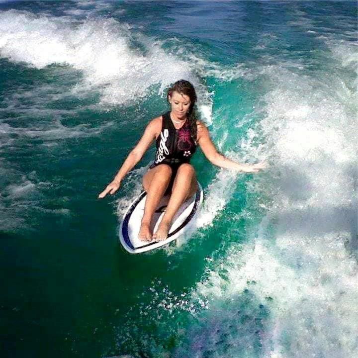 Jennifer Maximuk wakesurfing teacher at Kal Lake Wakesurf.